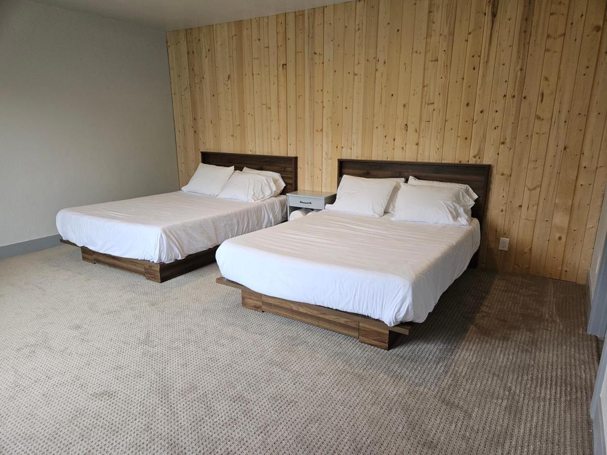 The Black Forest Lodge Red Bluff Exteriör bild